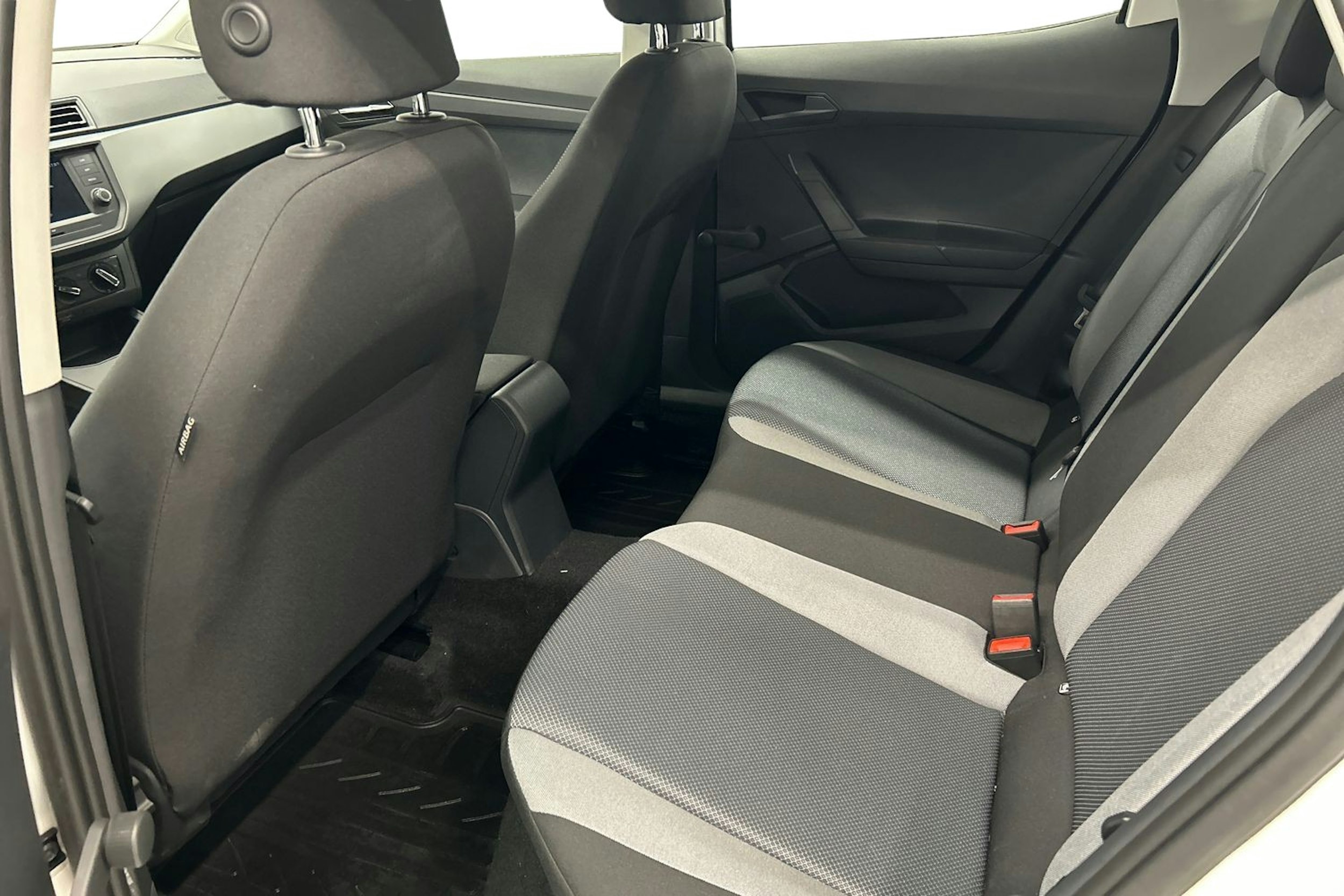 valkoinen SEAT Ibiza 2021 kuva 10.