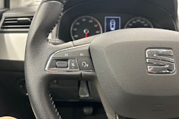 valkoinen SEAT Ibiza 2021 kuva 21.