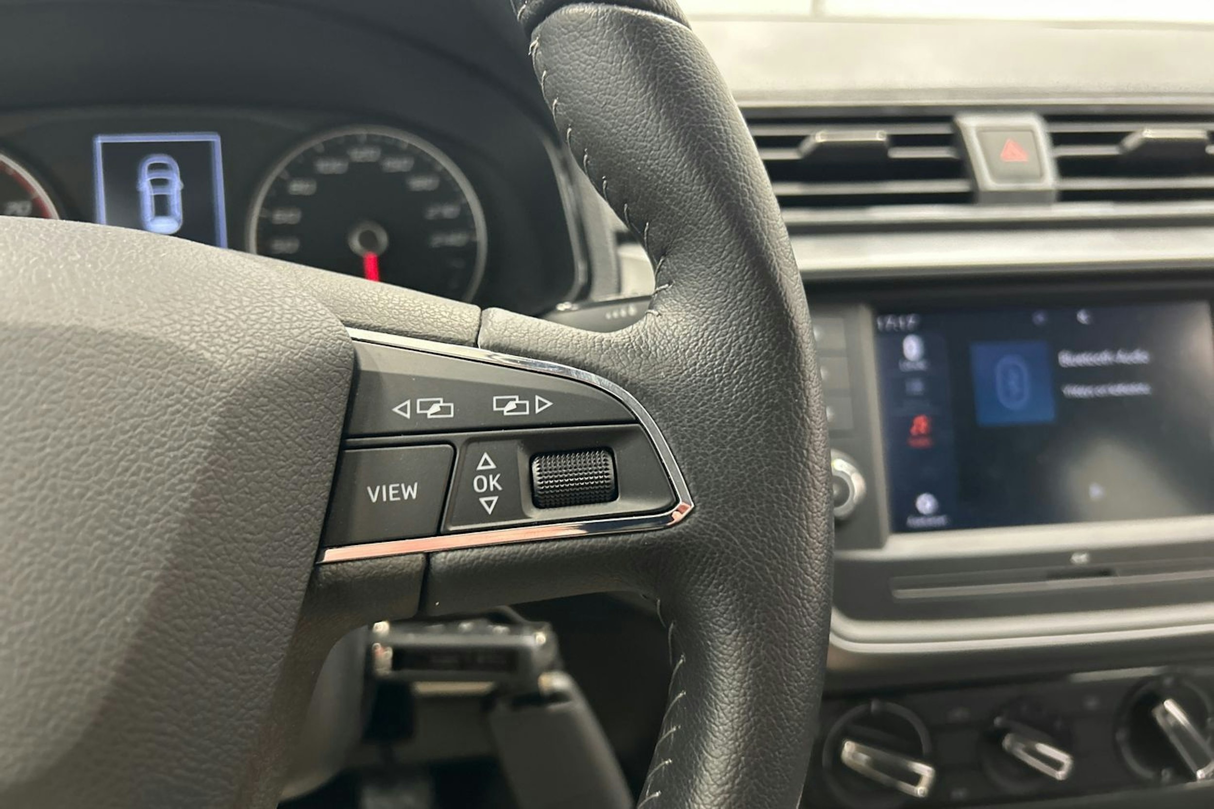 valkoinen SEAT Ibiza 2021 kuva 22.
