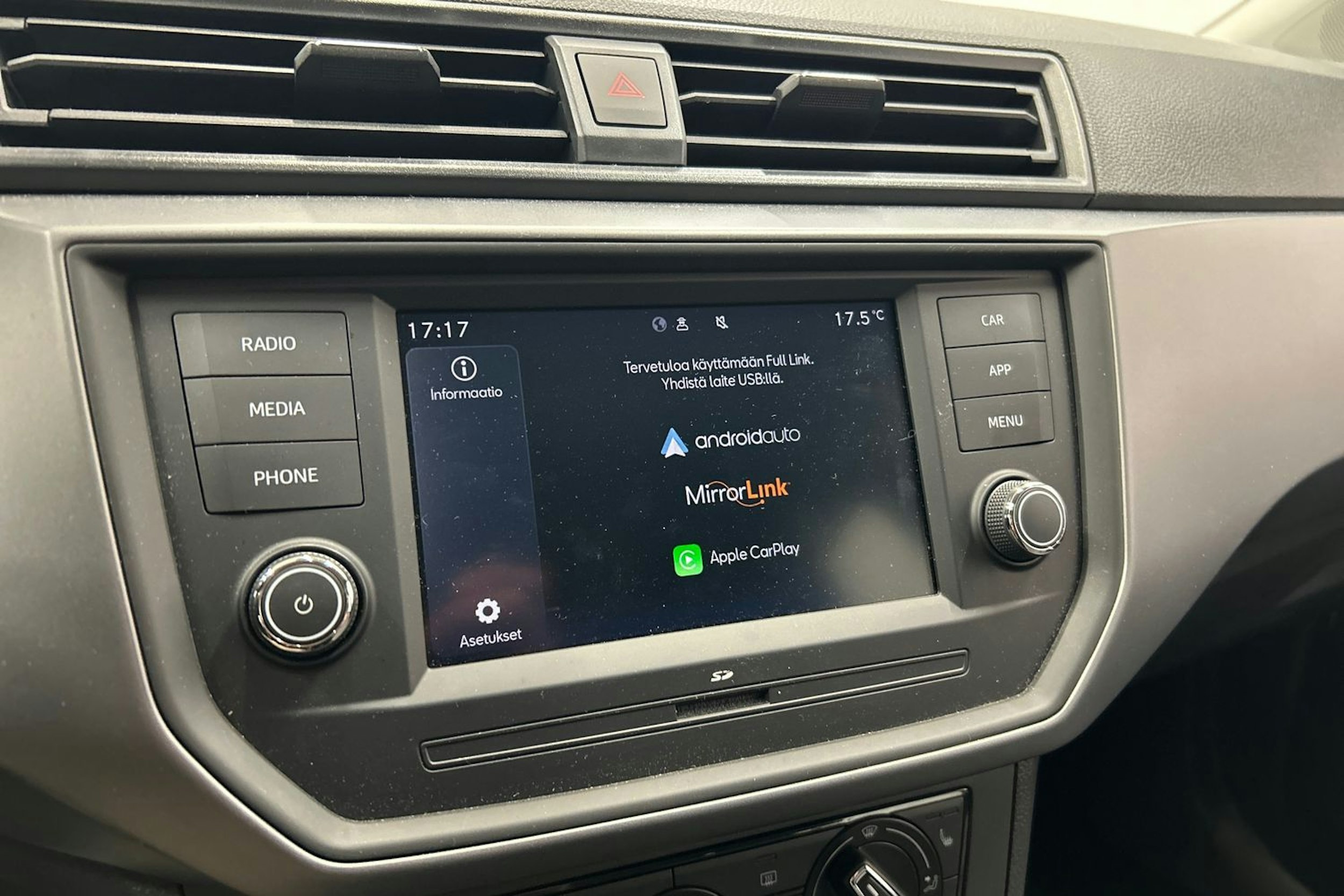 valkoinen SEAT Ibiza 2021 kuva 24.
