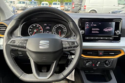 valkoinen SEAT Ibiza 2022 kuva 4.