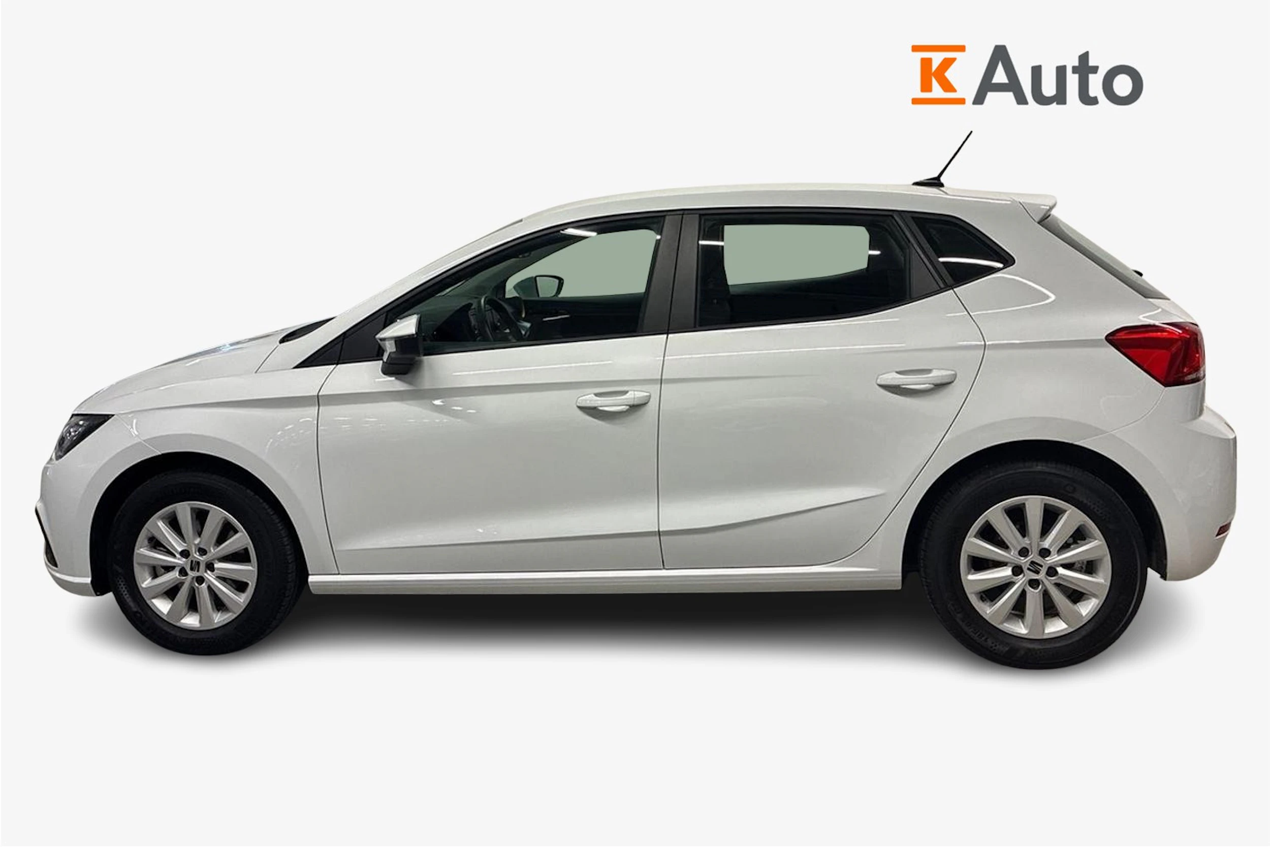 valkoinen SEAT Ibiza 2022 kuva 5.