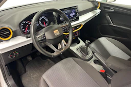 valkoinen SEAT Ibiza 2022 kuva 6.