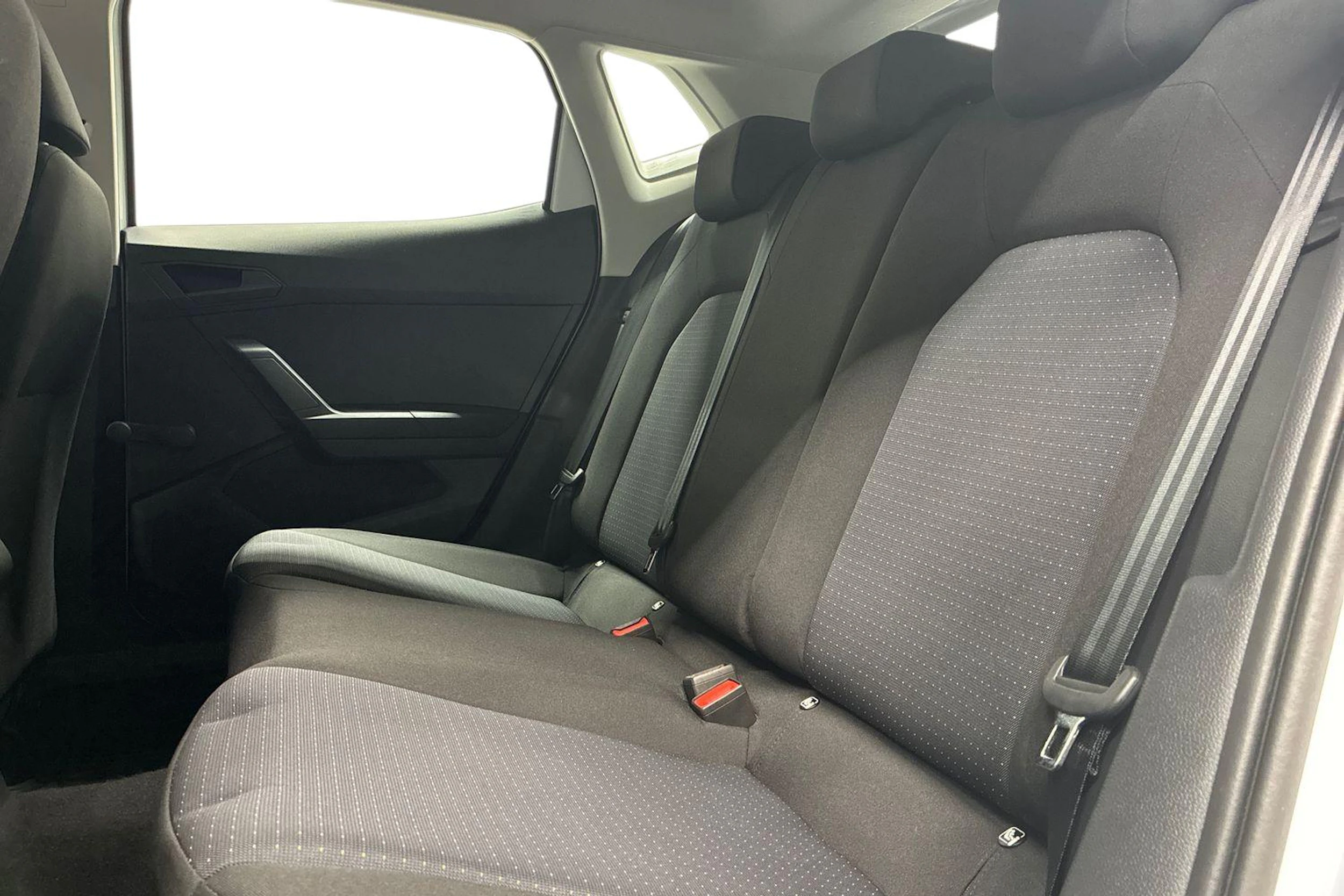 valkoinen SEAT Ibiza 2022 kuva 8.