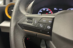 valkoinen SEAT Ibiza 2022 kuva 14.