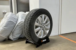 sininen SEAT Ibiza 2022 kuva 13.