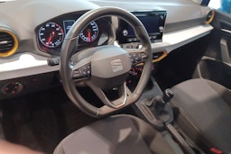 oranssi SEAT Ibiza 2022 kuva 7.