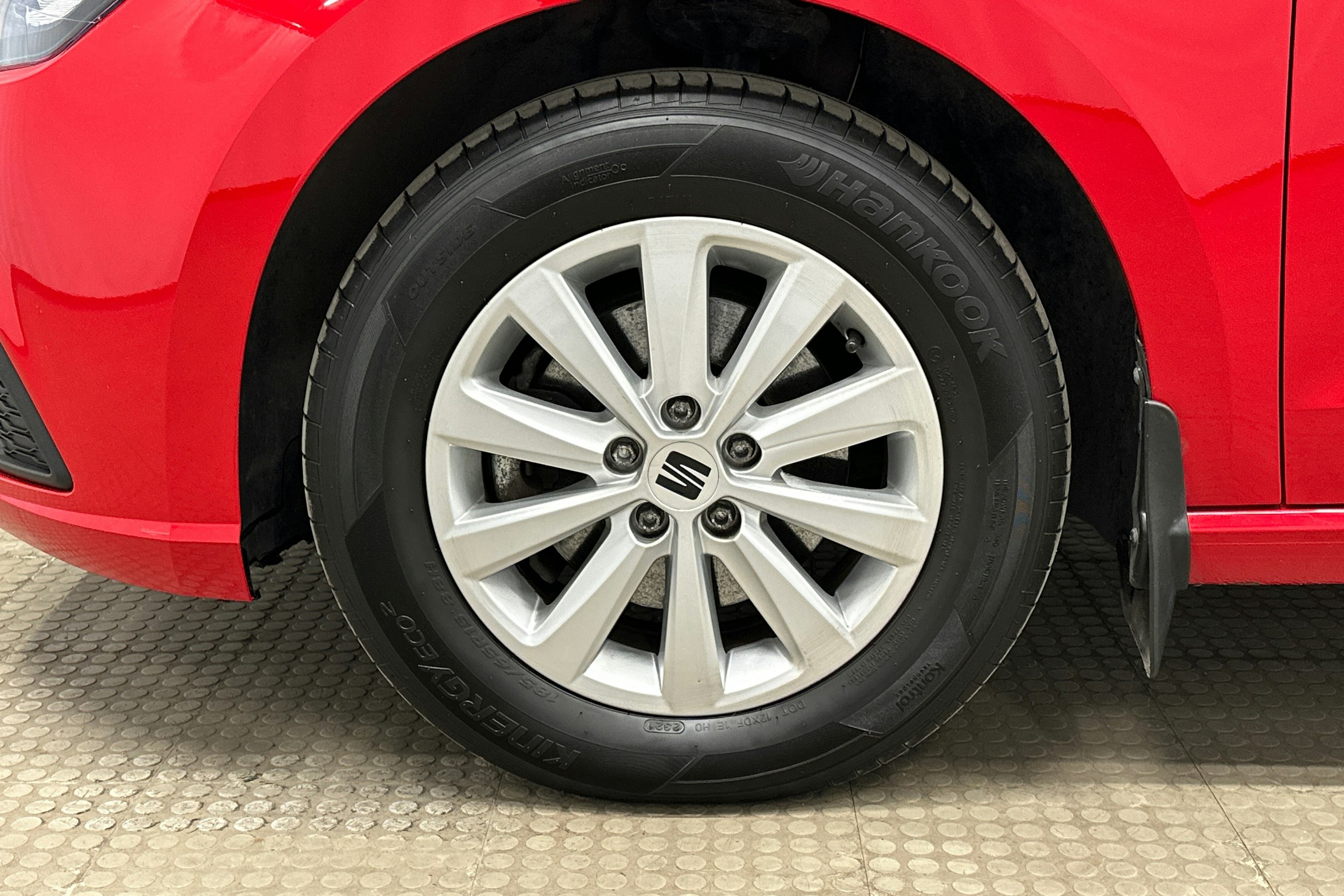 punainen SEAT Ibiza 2022 kuva 11.