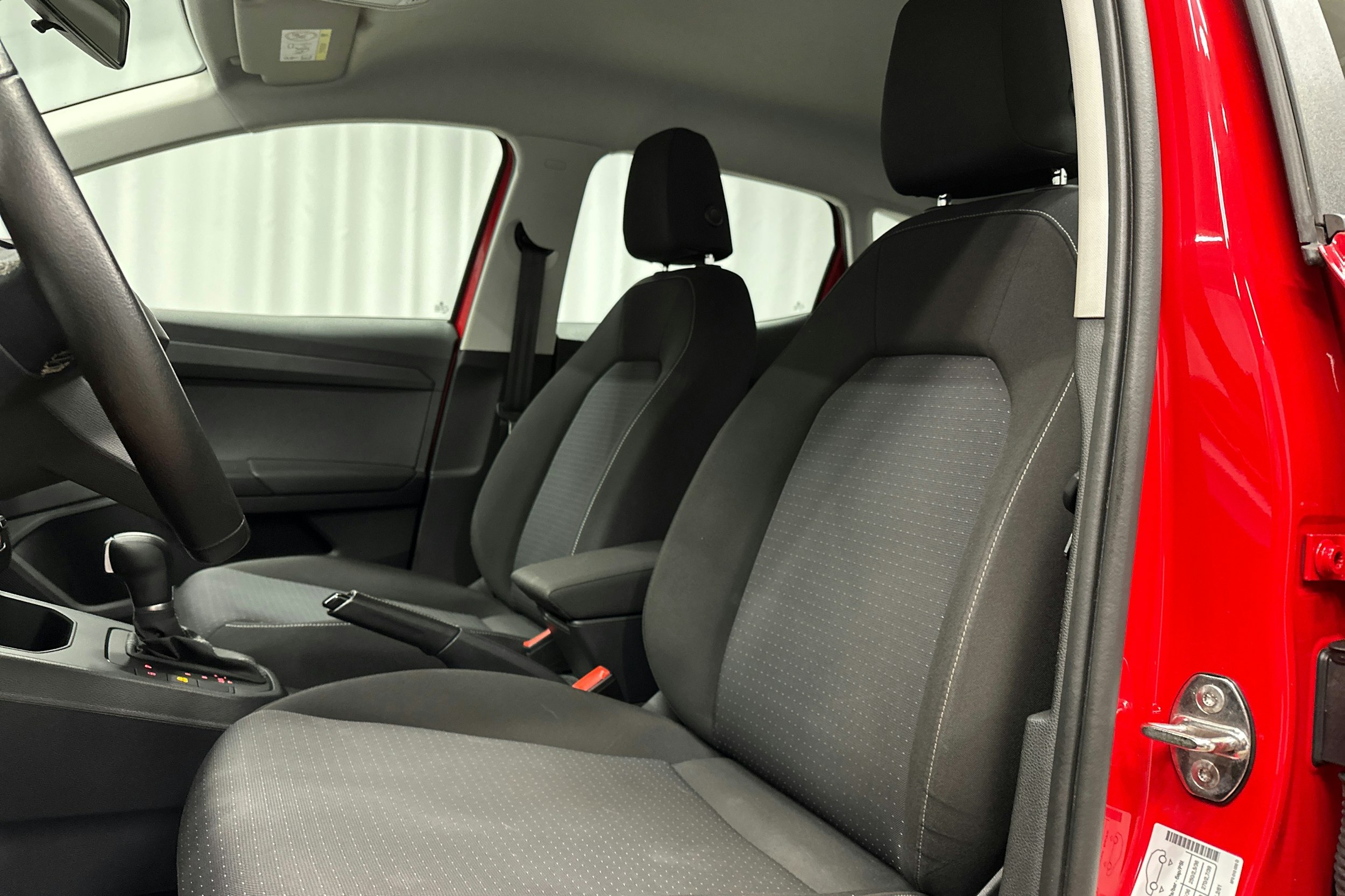 punainen SEAT Ibiza 2022 kuva 15.
