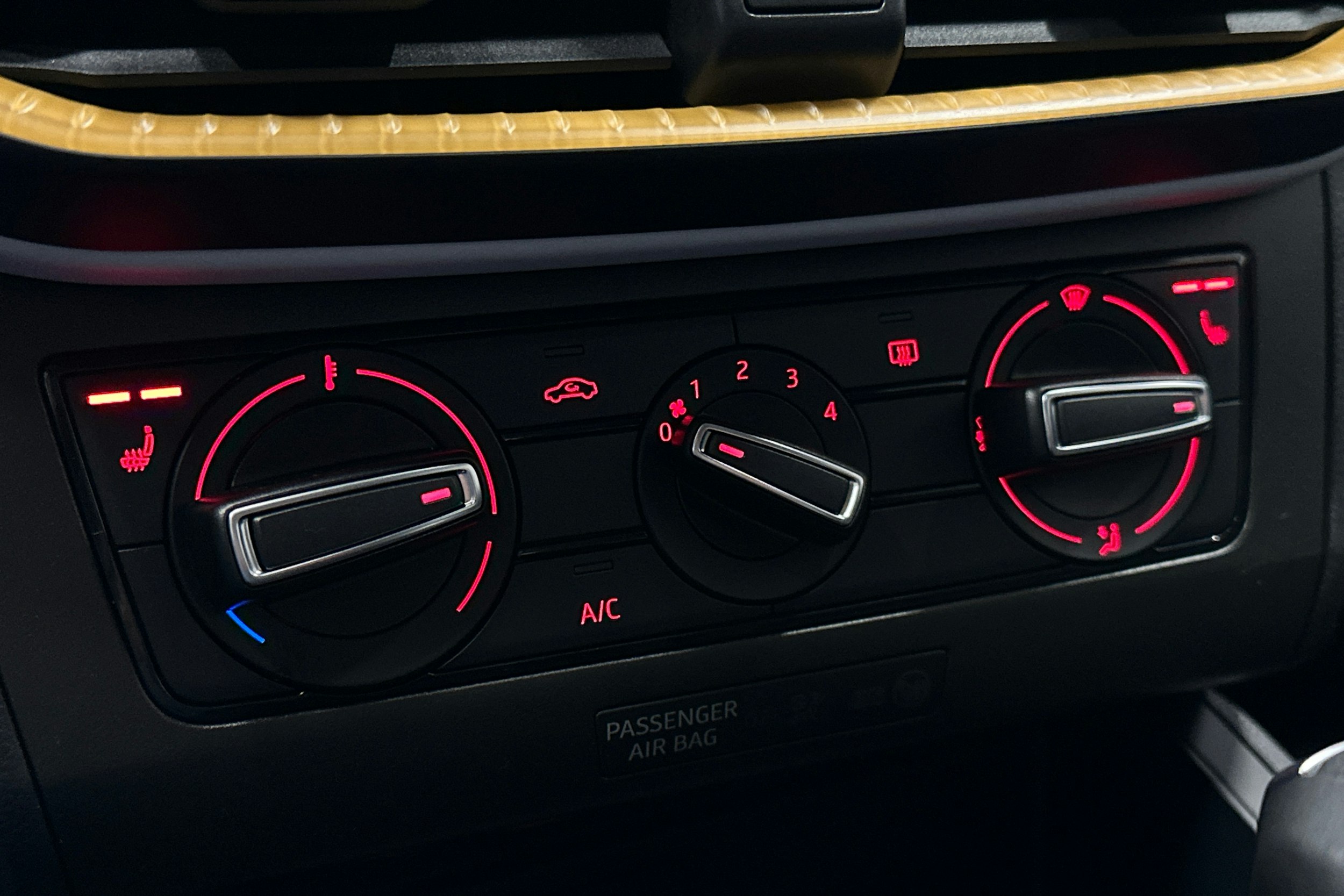 punainen SEAT Ibiza 2022 kuva 21.