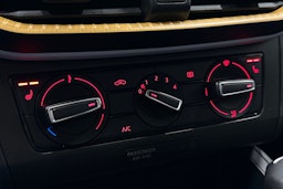 punainen SEAT Ibiza 2022 kuva 21.