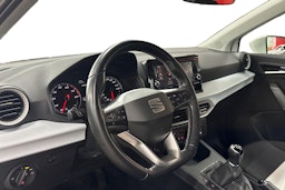 valkoinen SEAT Ibiza 2023 kuva 7.