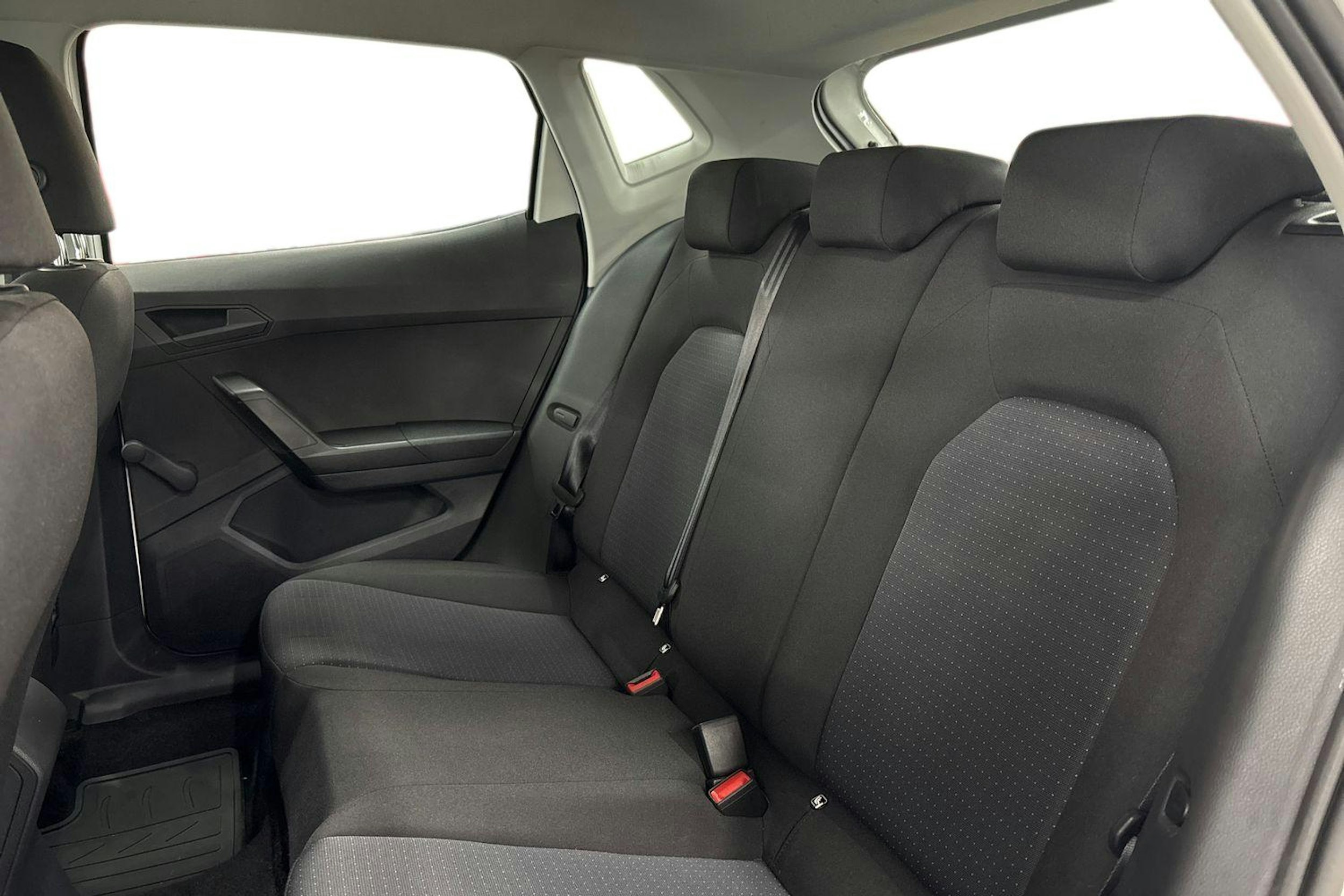 valkoinen SEAT Ibiza 2023 kuva 10.