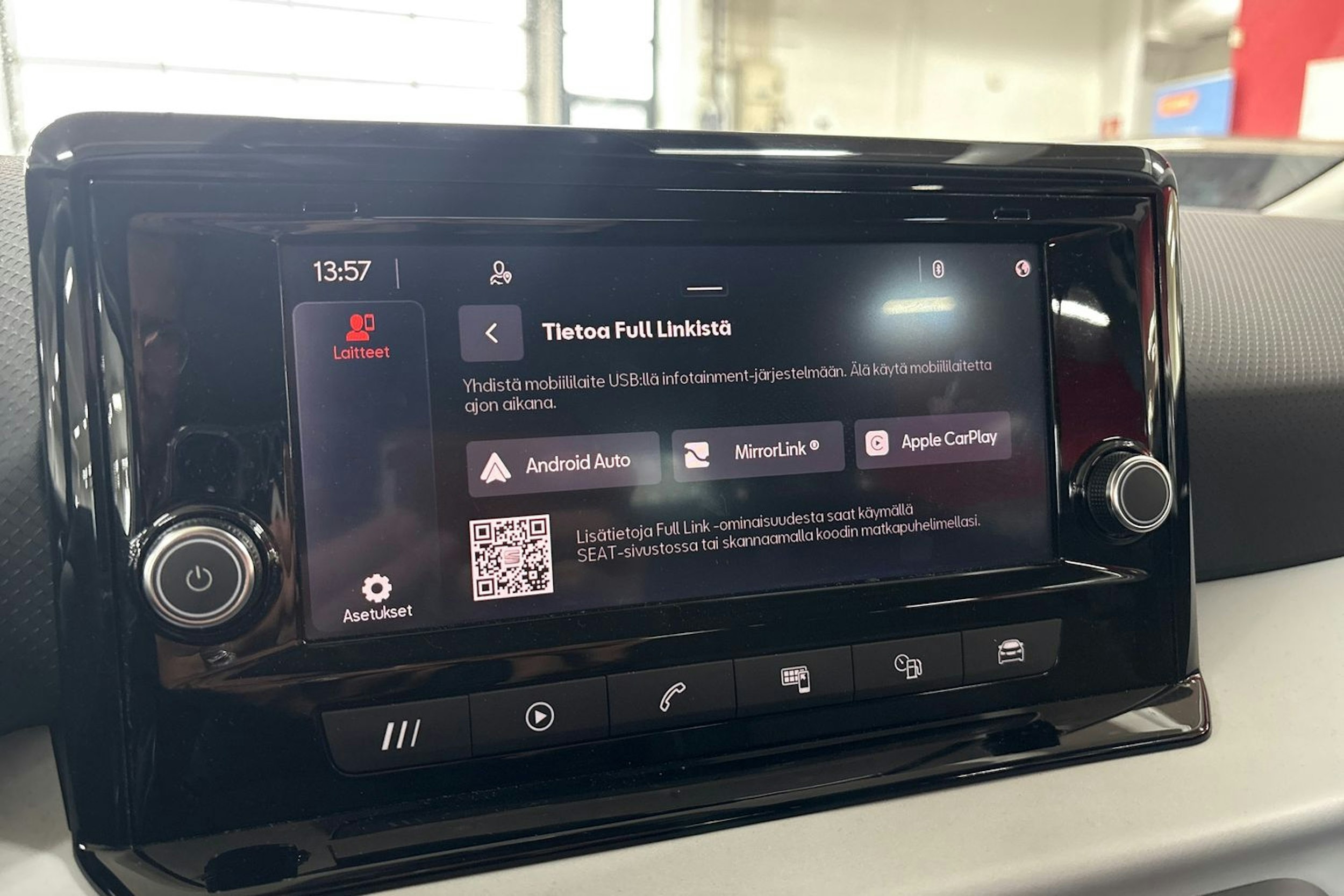 valkoinen SEAT Ibiza 2023 kuva 20.