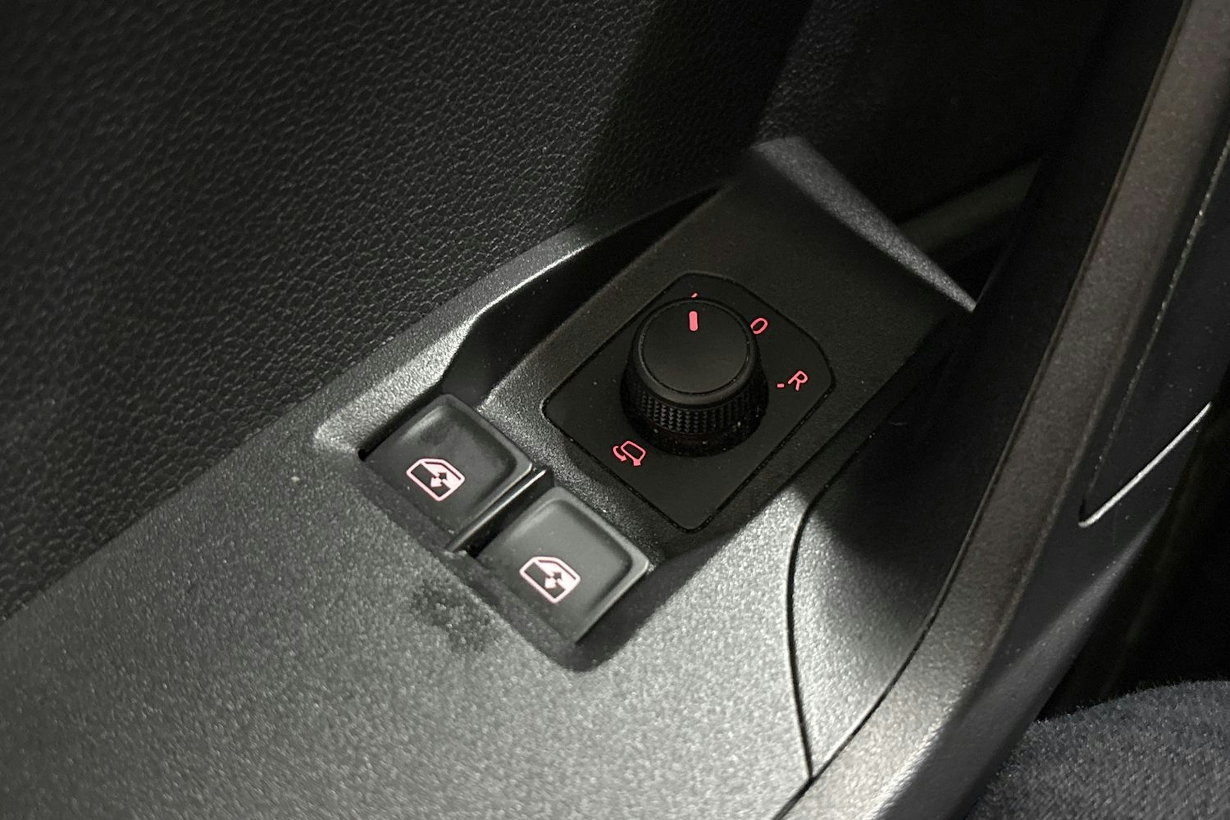 valkoinen SEAT Ibiza 2023 kuva 24.