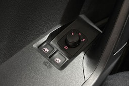 valkoinen SEAT Ibiza 2023 kuva 24.