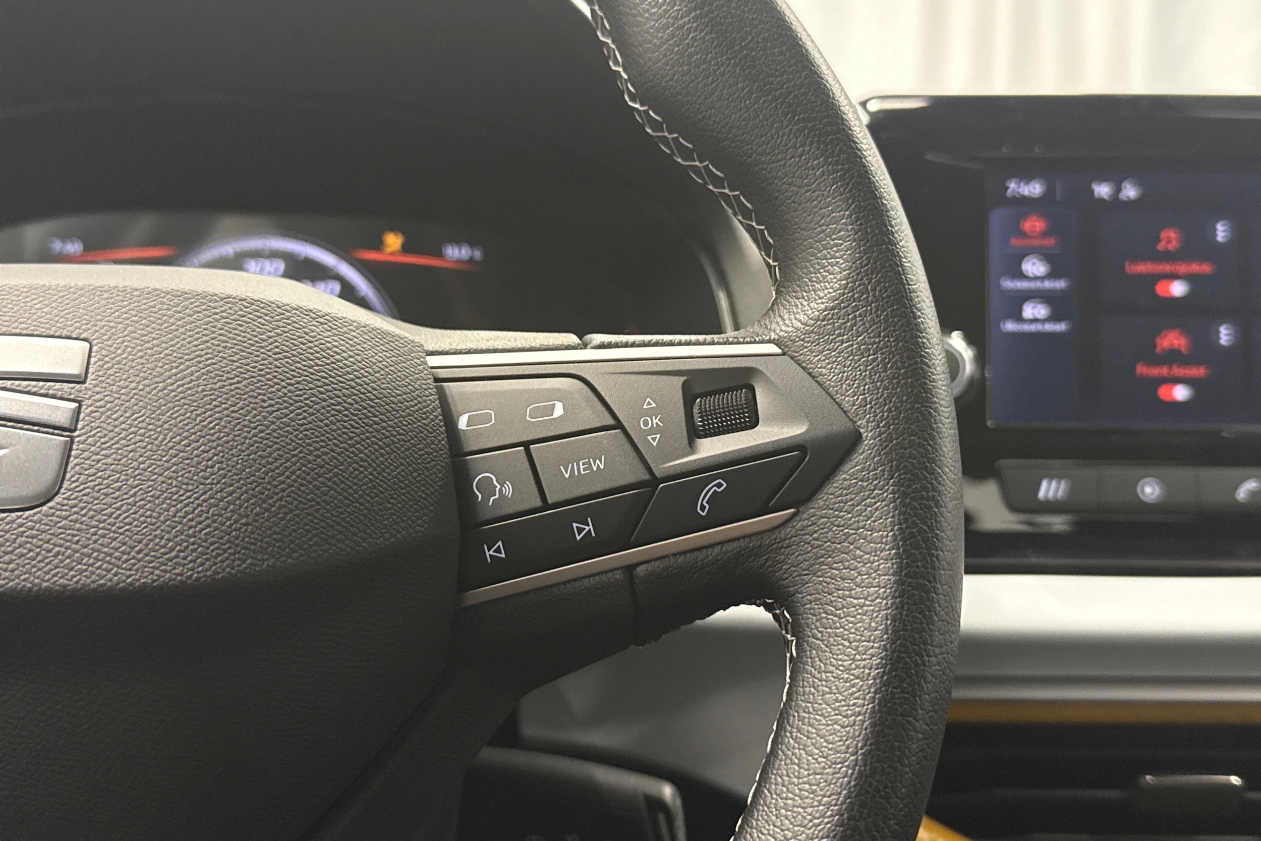 punainen SEAT Ibiza 2023 kuva 18.
