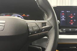 punainen SEAT Ibiza 2023 kuva 18.