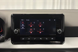punainen SEAT Ibiza 2023 kuva 19.