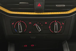 punainen SEAT Ibiza 2023 kuva 22.