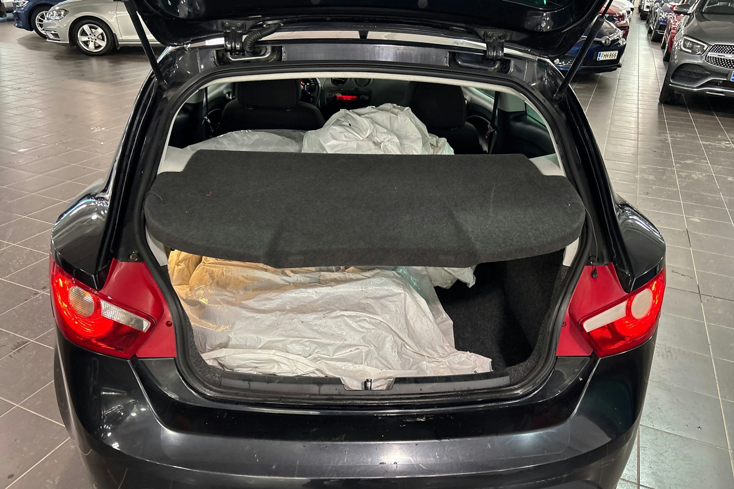 musta SEAT Ibiza SC 2010 kuva 16.