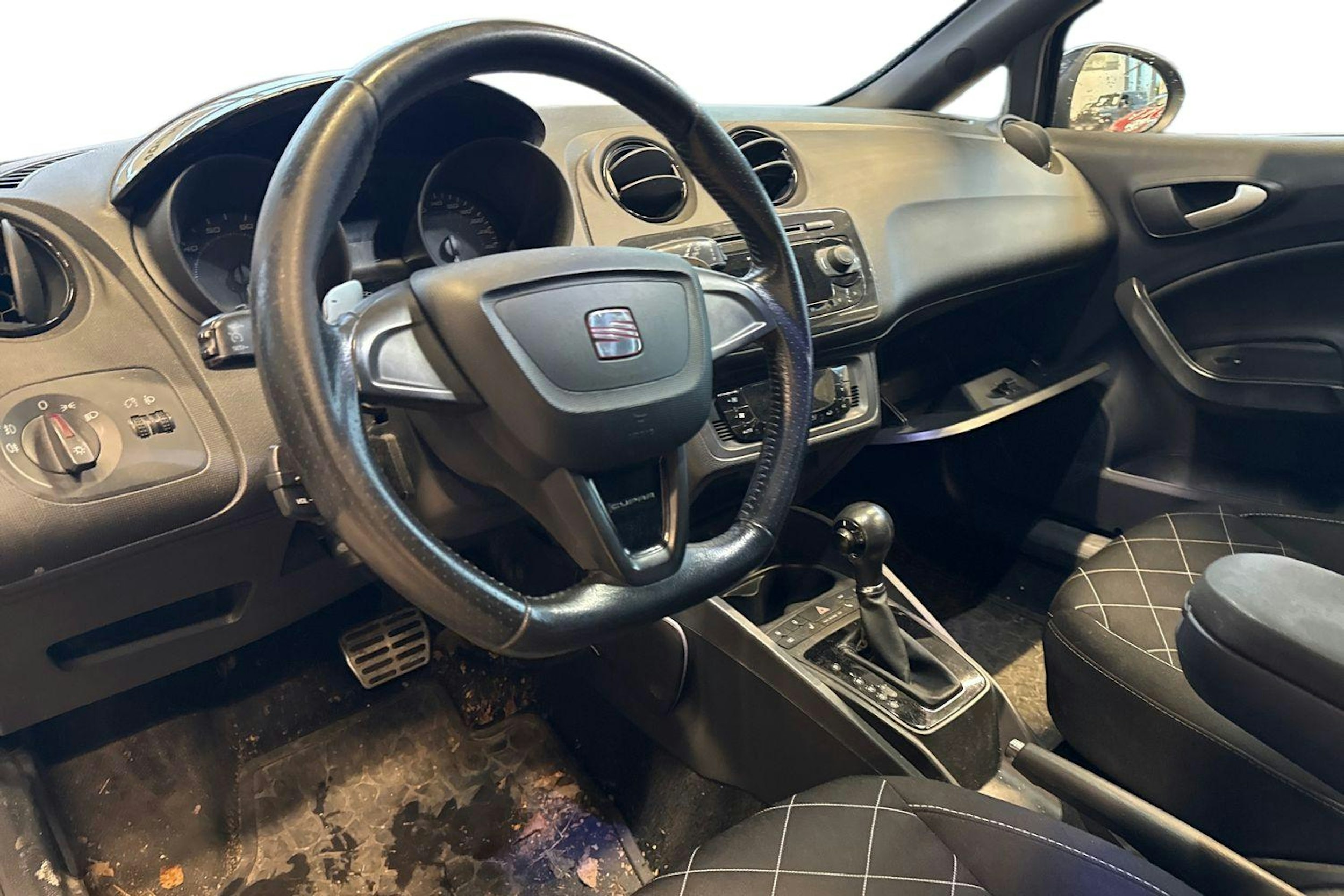 Musta SEAT Ibiza SC 2011 kuva 6.