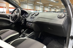 harmaa SEAT Ibiza SC 2016 kuva 11.