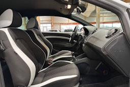 harmaa SEAT Ibiza SC 2016 kuva 12.