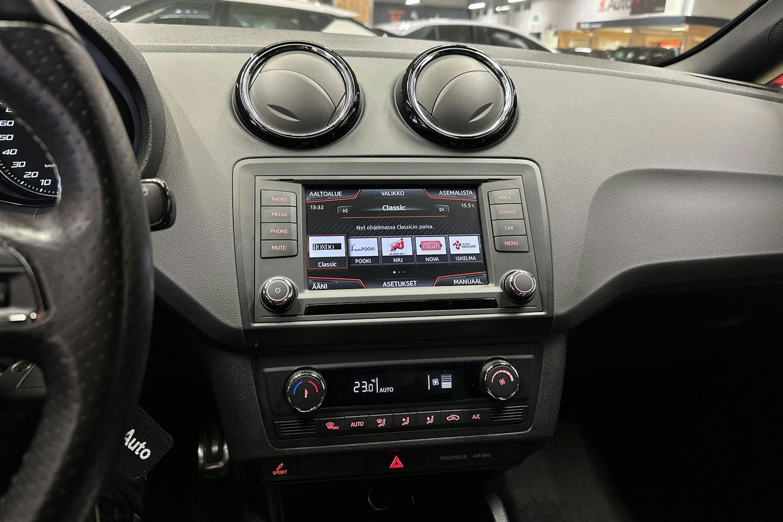 harmaa SEAT Ibiza SC 2016 kuva 17.