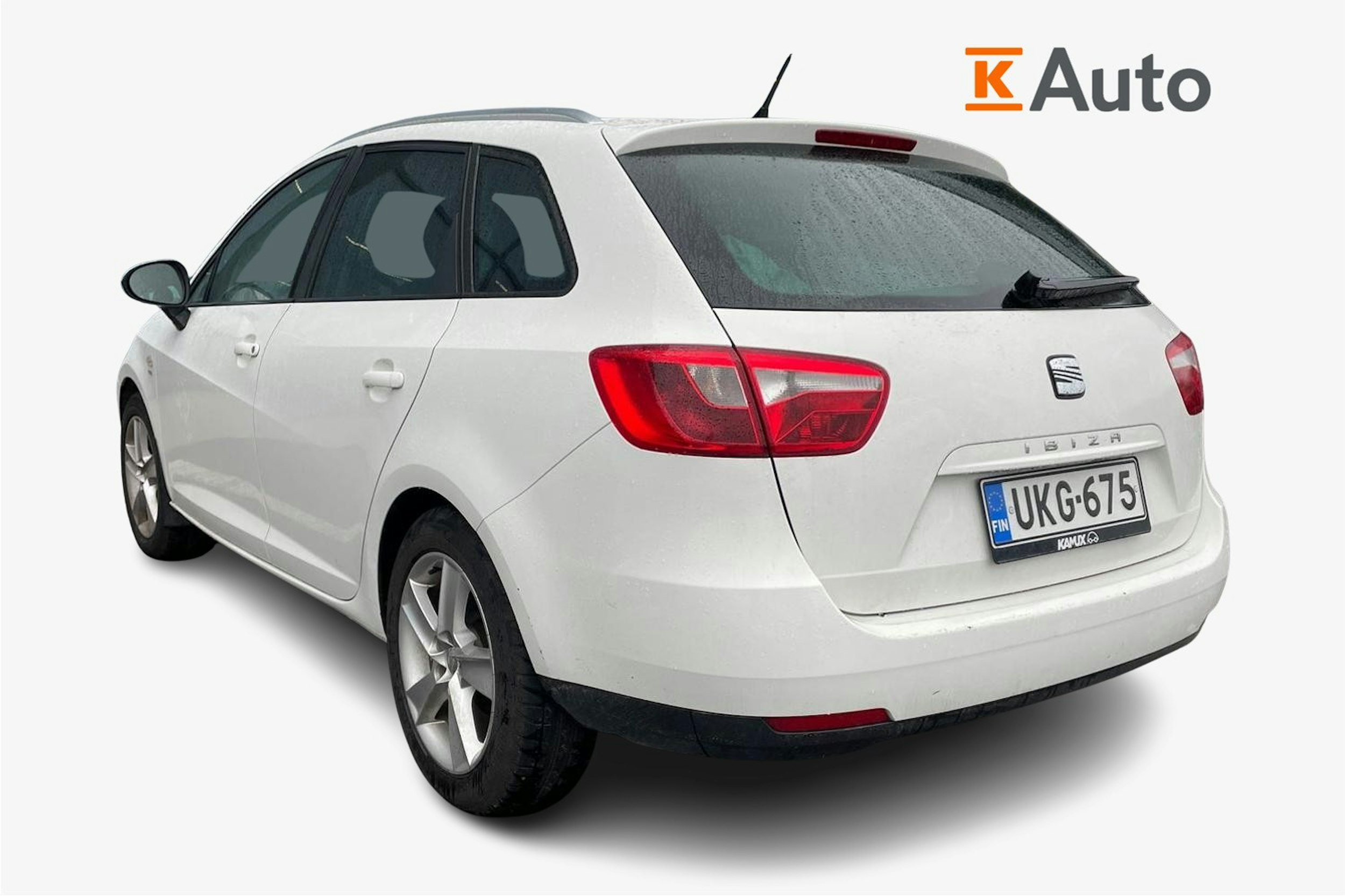 valkoinen SEAT Ibiza ST 2011 kuva 2.