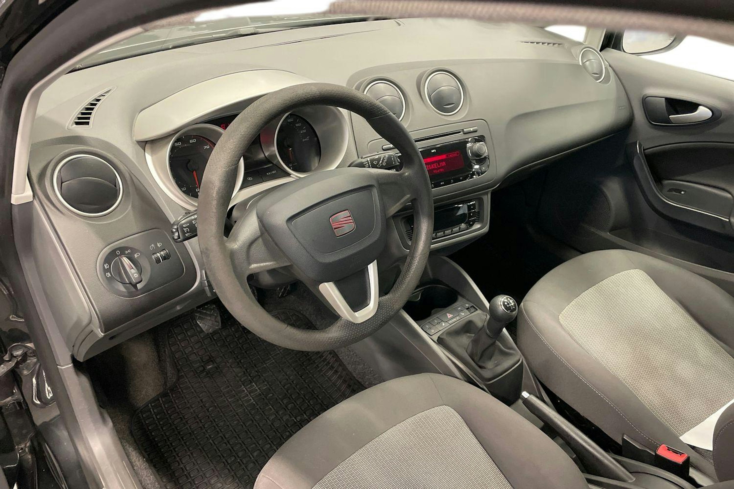 Harmaa SEAT Ibiza ST 2011 kuva 6.