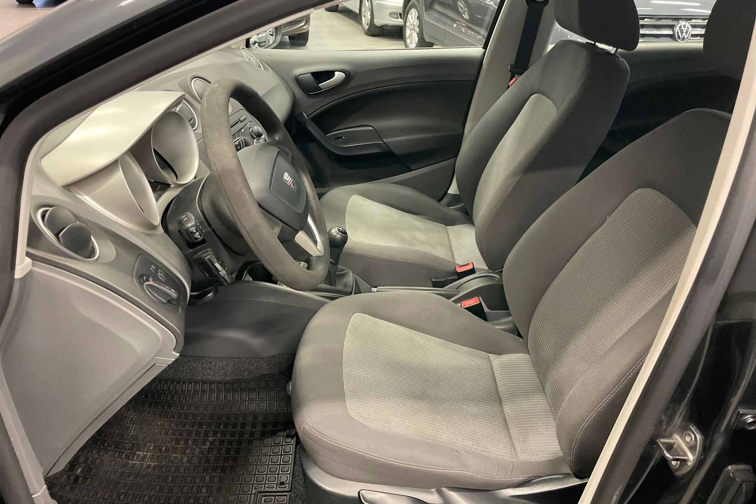 Harmaa SEAT Ibiza ST 2011 kuva 13.