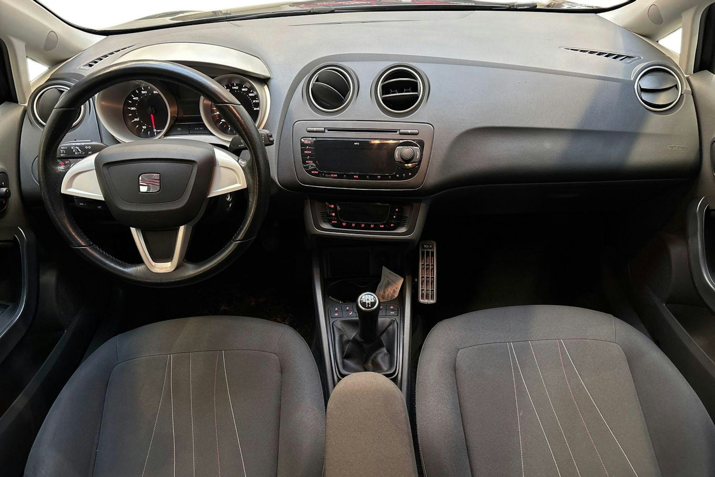 Harmaa SEAT Ibiza ST 2012 kuva 7.