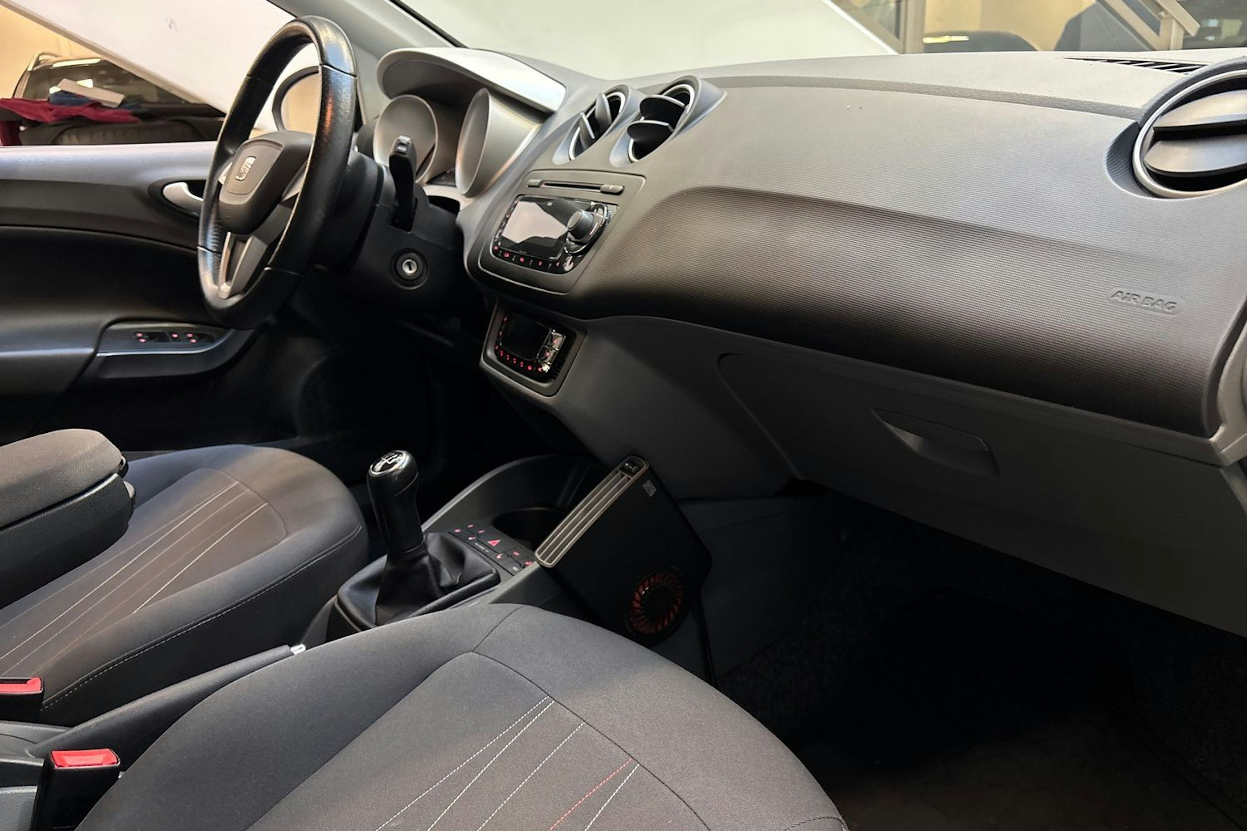 Harmaa SEAT Ibiza ST 2012 kuva 19.