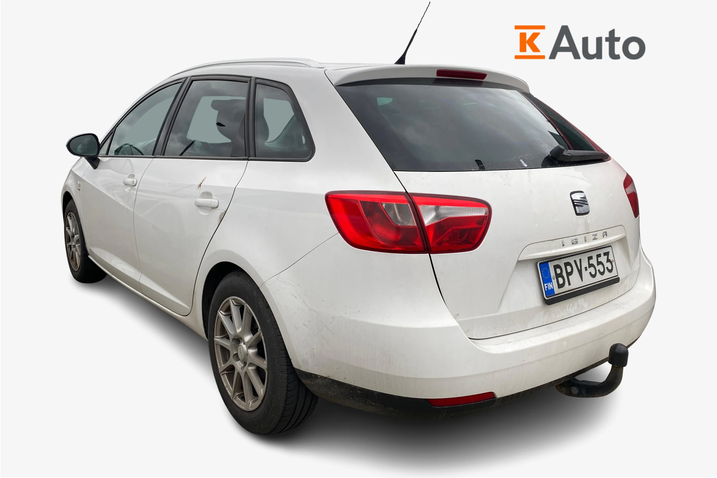 valkoinen SEAT Ibiza ST 2013 kuva 2.