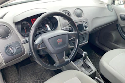 valkoinen SEAT Ibiza ST 2013 kuva 3.
