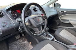 musta SEAT Ibiza ST 2013 kuva 3.