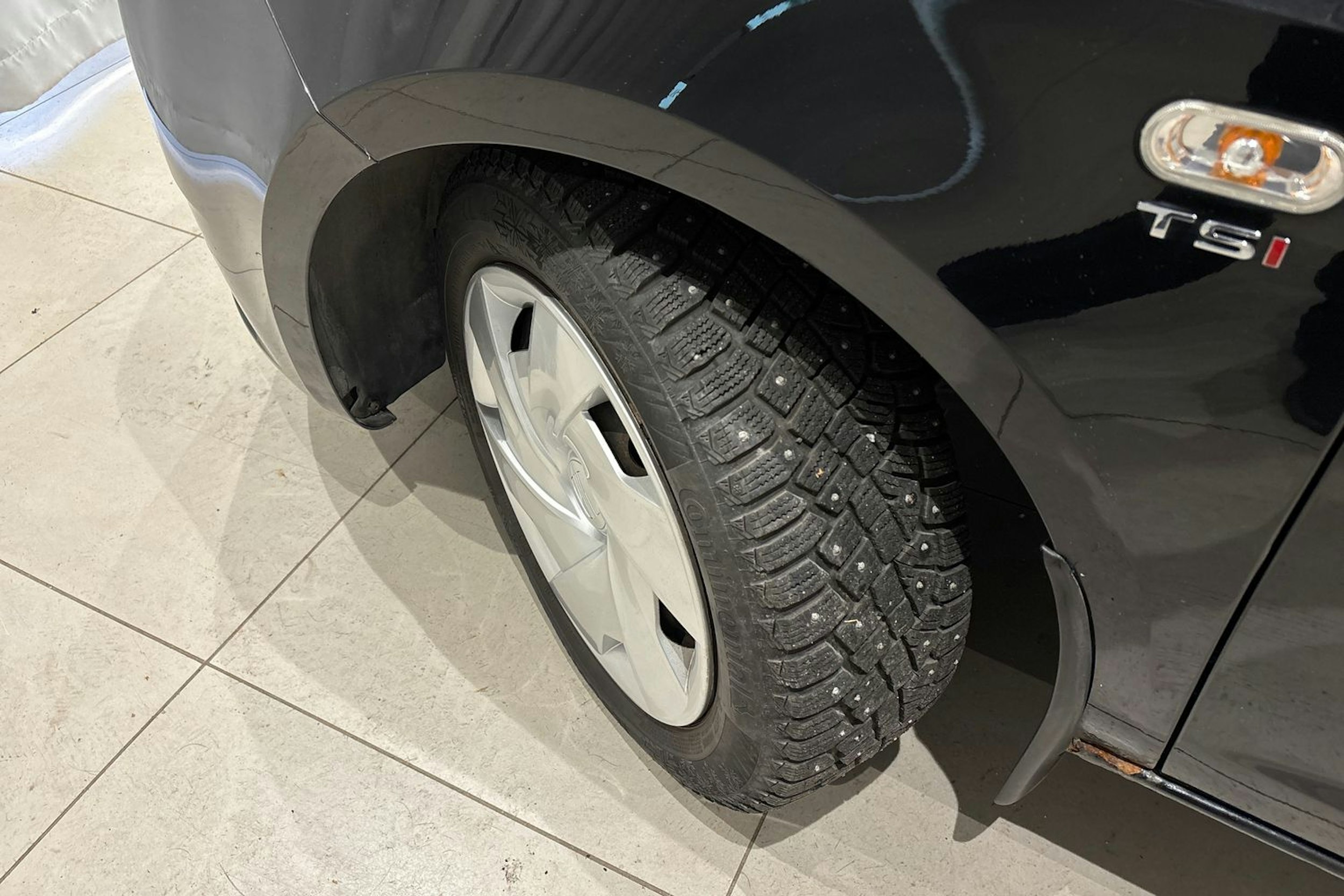 musta SEAT Ibiza ST 2013 kuva 13.