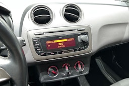 musta SEAT Ibiza ST 2013 kuva 18.