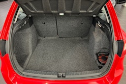 Punainen SEAT Ibiza ST 2017 kuva 18.