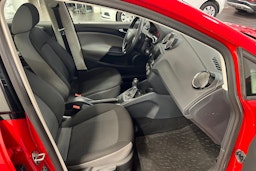 Punainen SEAT Ibiza ST 2017 kuva 20.