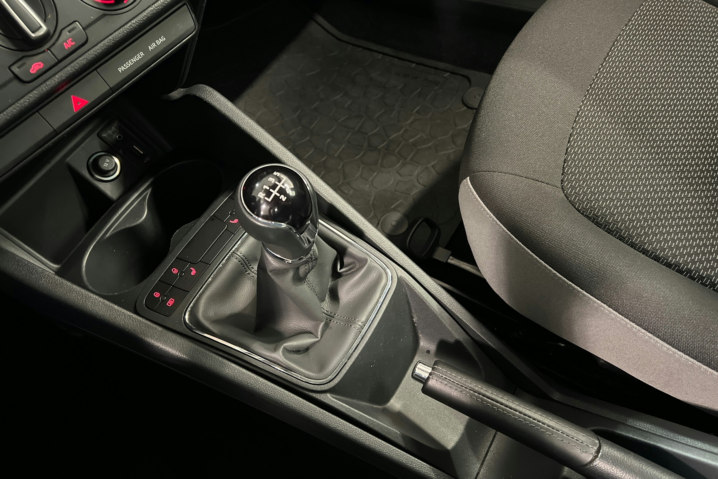 Punainen SEAT Ibiza ST 2017 kuva 25.