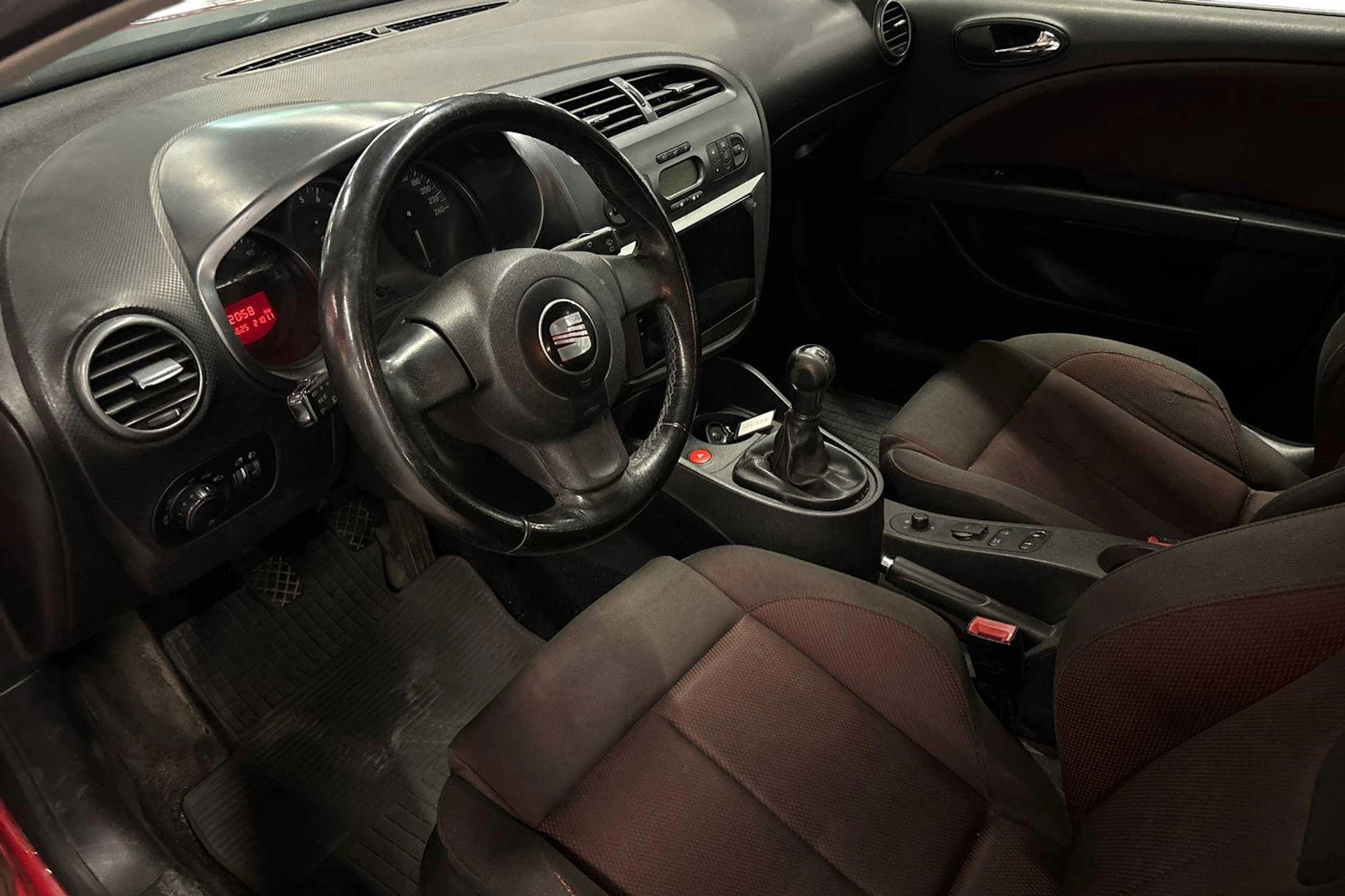 punainen SEAT Leon 2006 kuva 6.