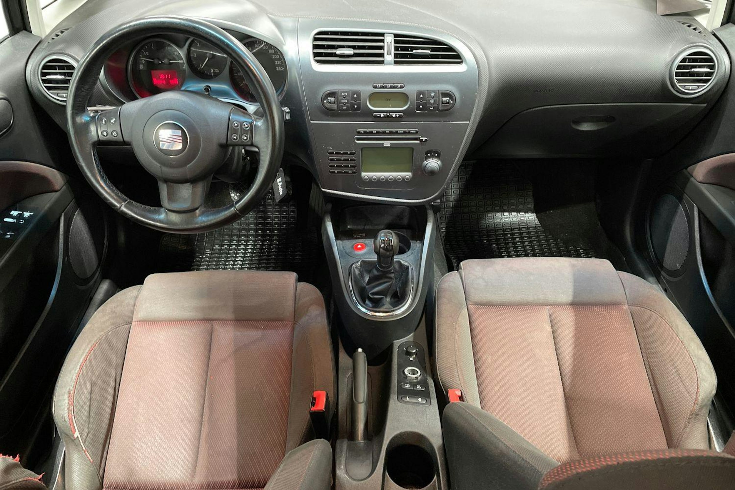 Musta SEAT LEON 2006 kuva 9.