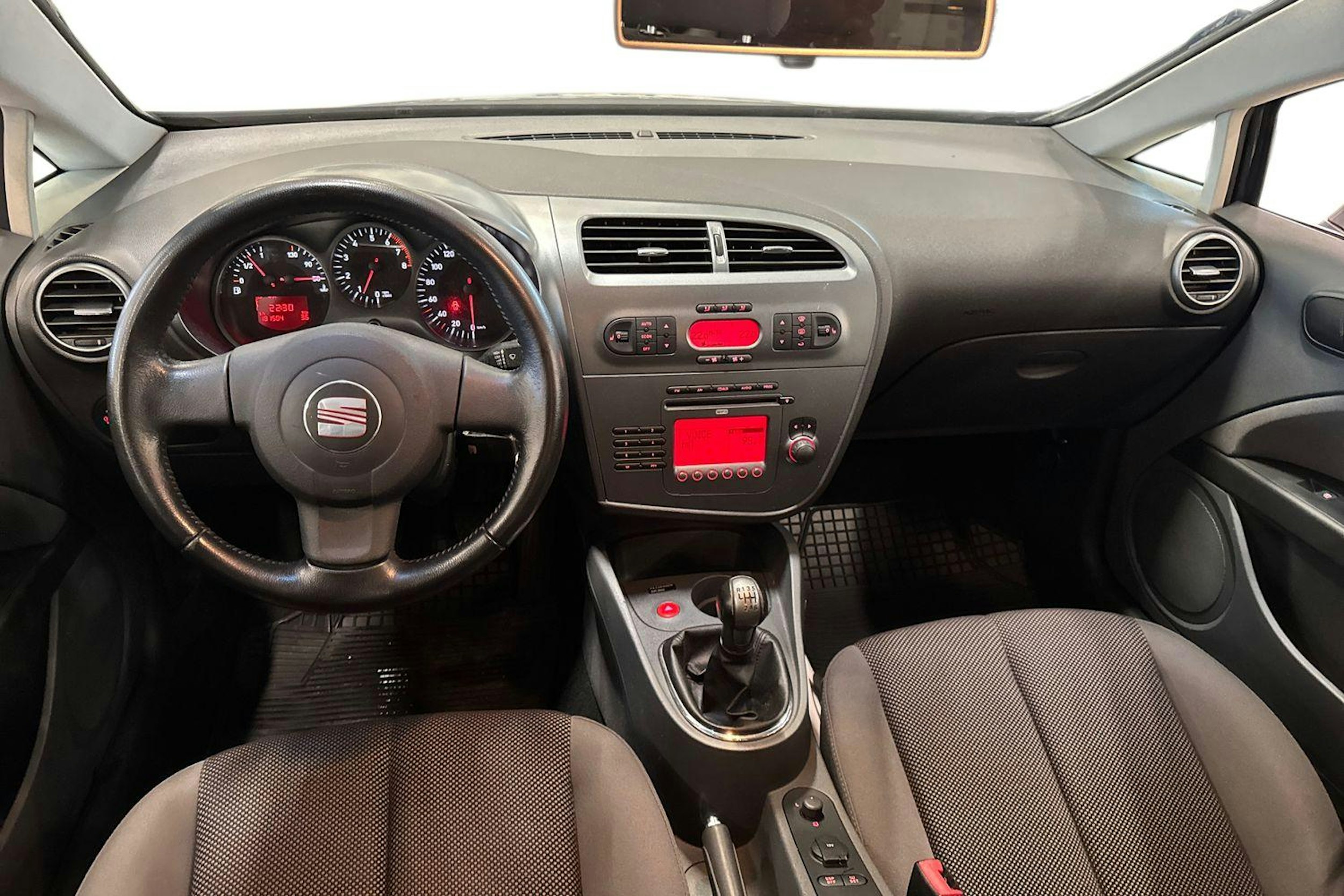 harmaa SEAT Leon 2008 kuva 9.