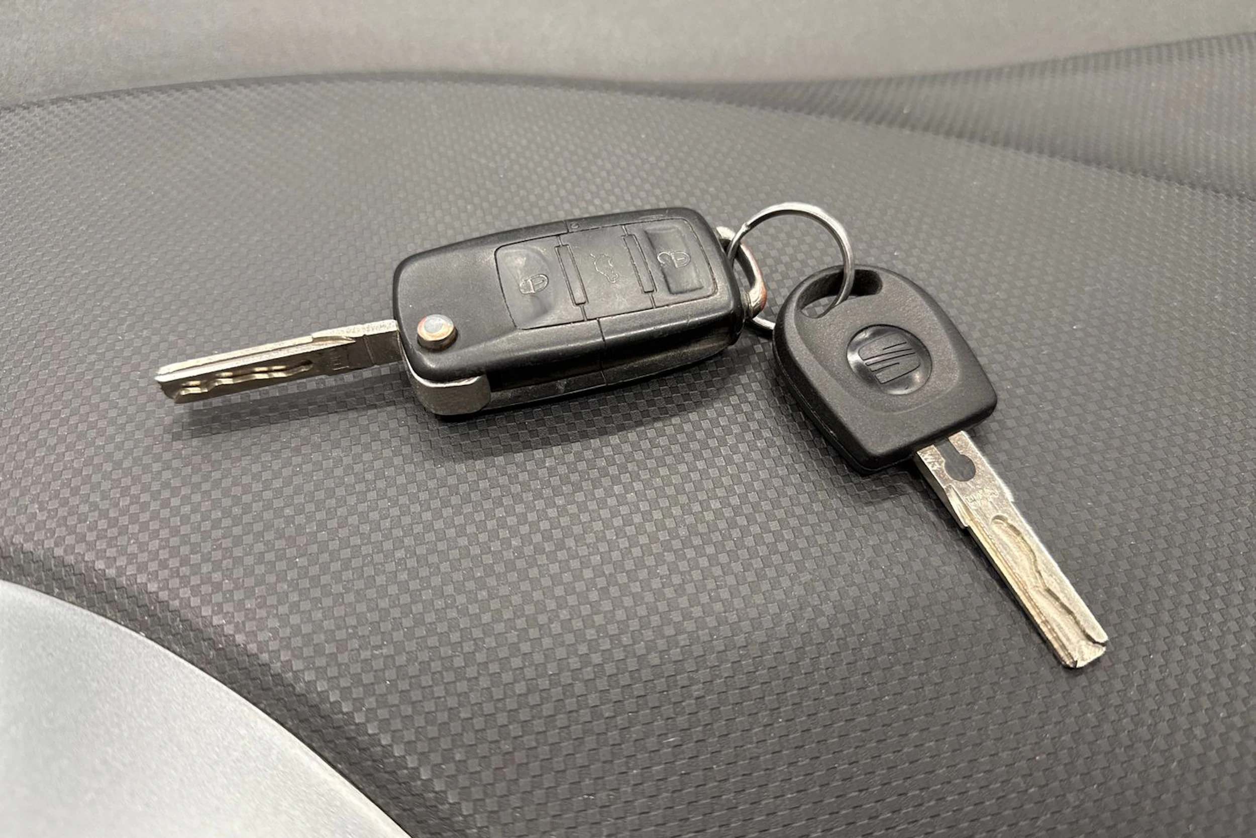 punainen SEAT Leon 2008 kuva 18.