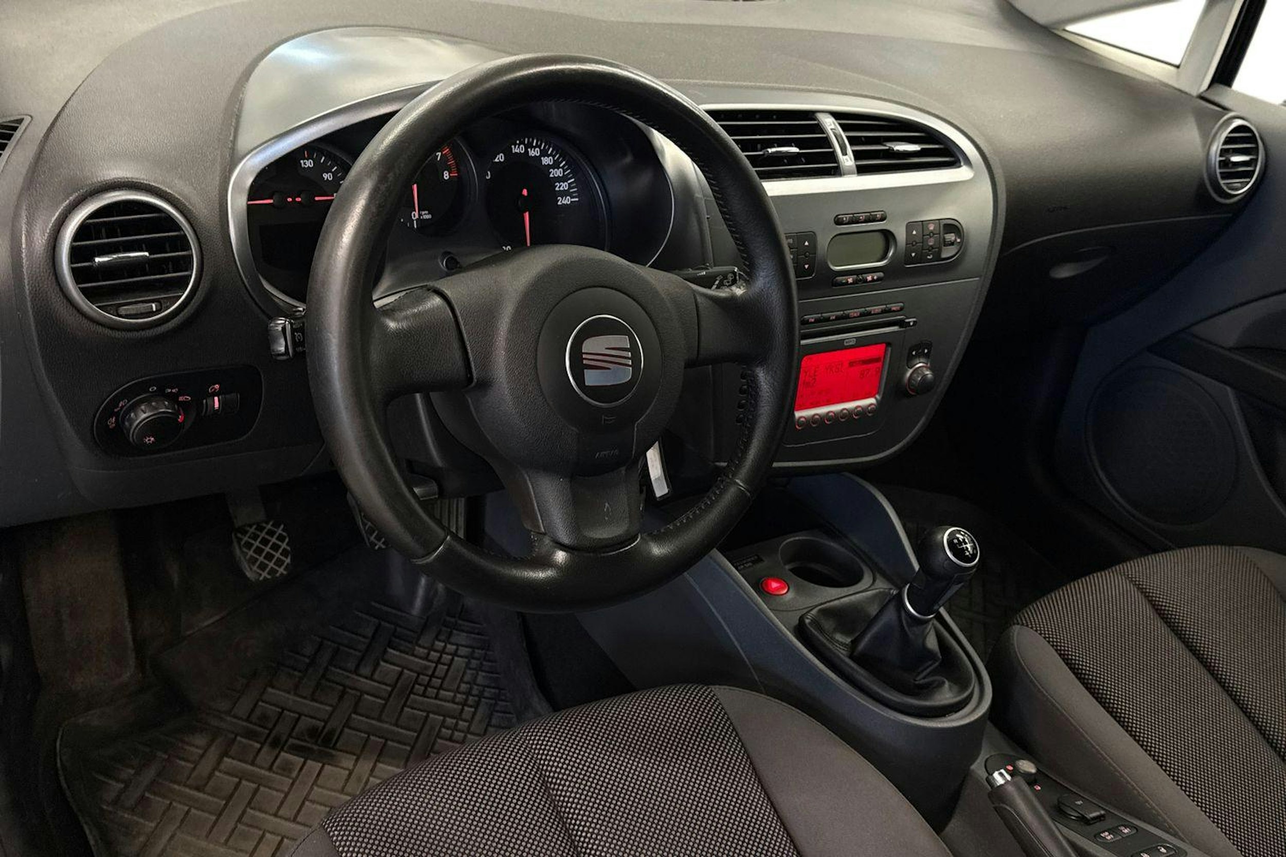 musta SEAT Leon 2009 kuva 7.
