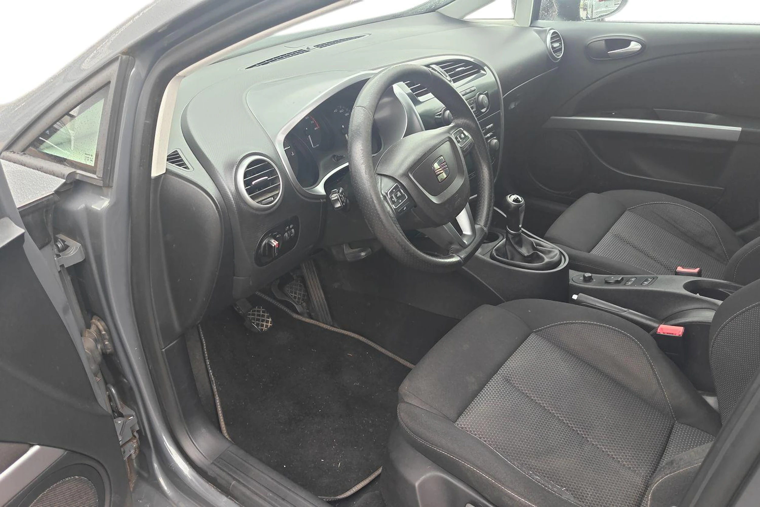 harmaa SEAT Leon 2010 kuva 3.