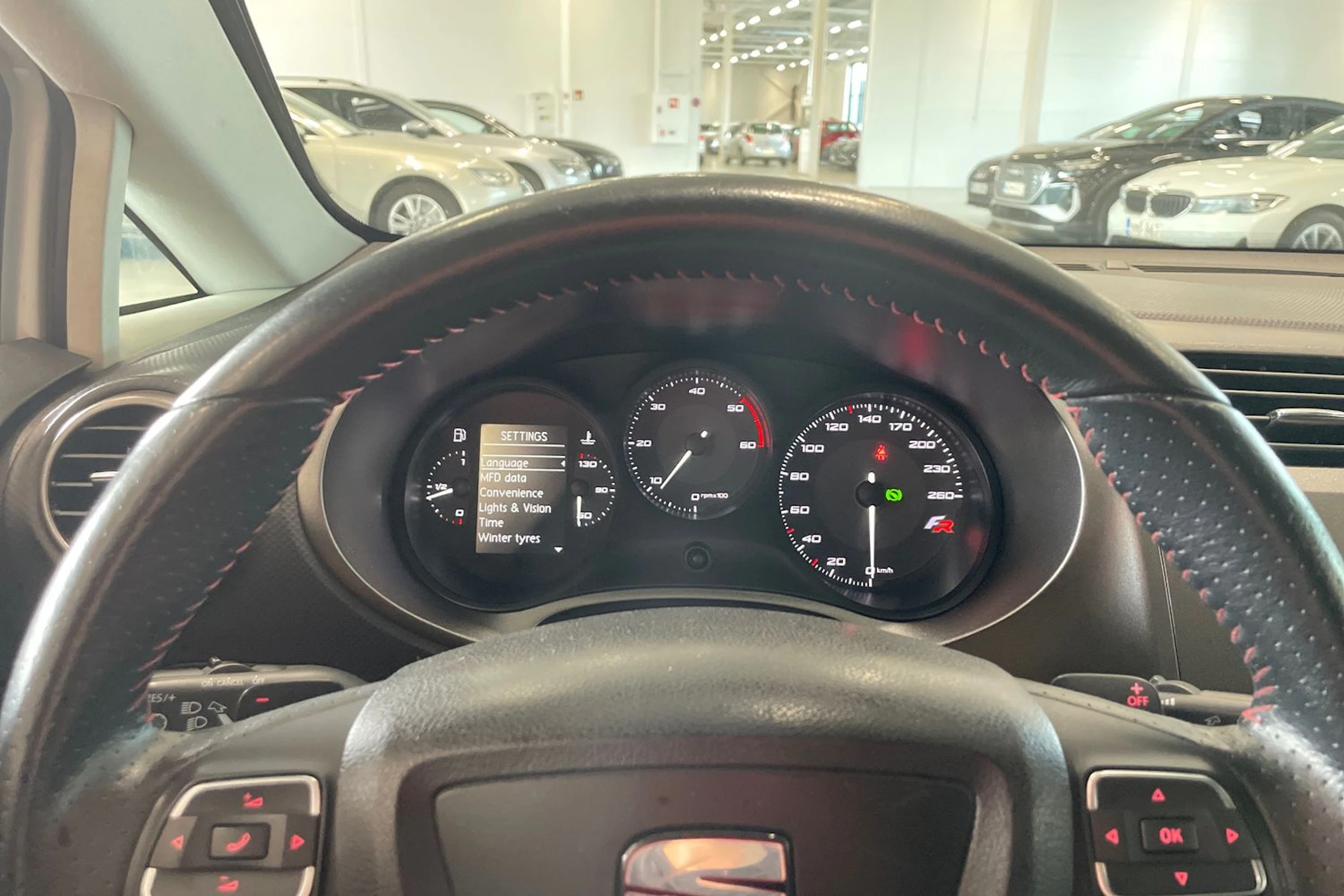 sininen SEAT Leon 2011 kuva 12.