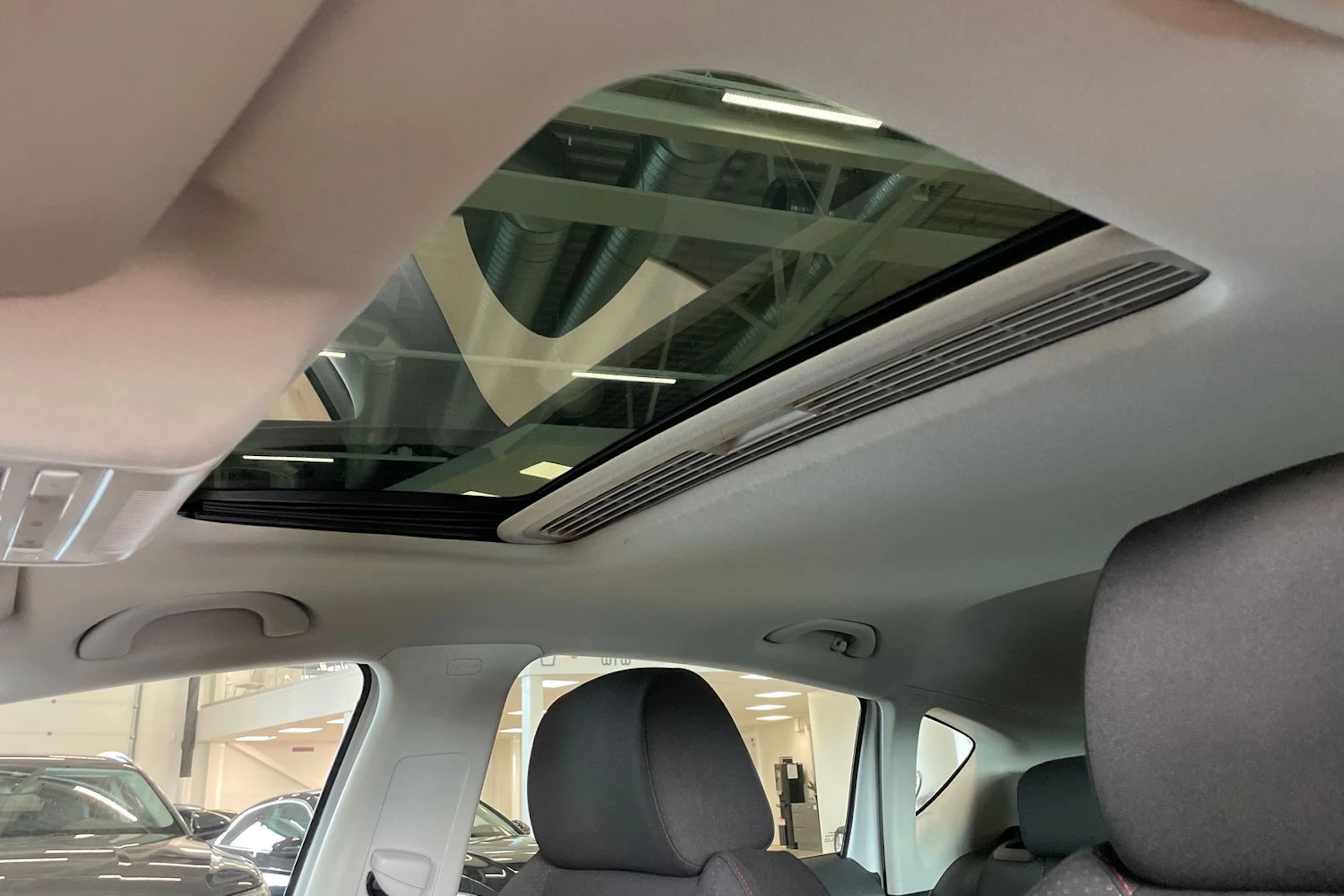 sininen SEAT Leon 2011 kuva 22.